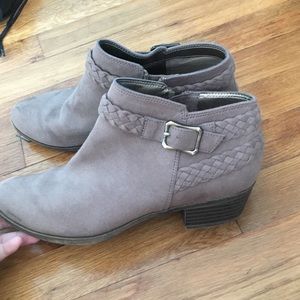 Brown/ tan boots